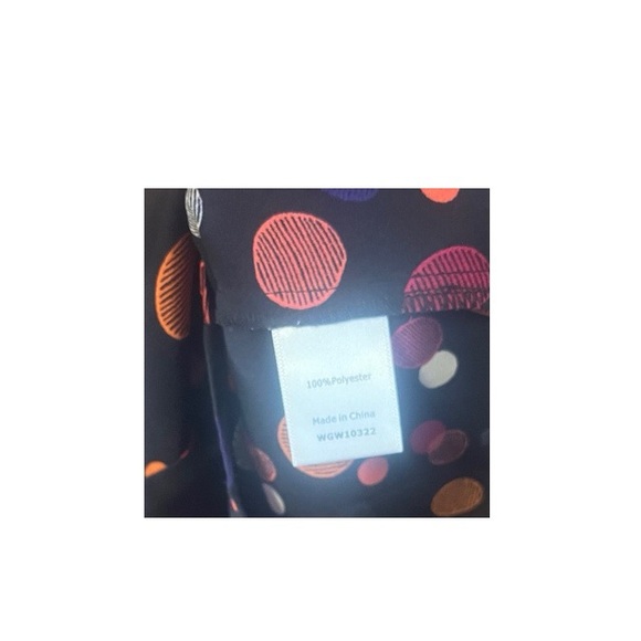 41 Hawthorn Breyson Pleated Split Neck Blouse - Picture 5 of 5